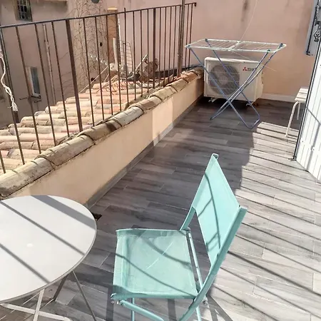 Avec Terrasse A Aix En Provence 20 M² Vue *
